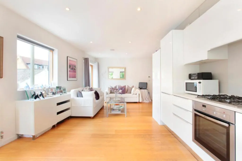 Modern & well-located 1BR Apt in St John's Hill, Londra, Marea Britanie