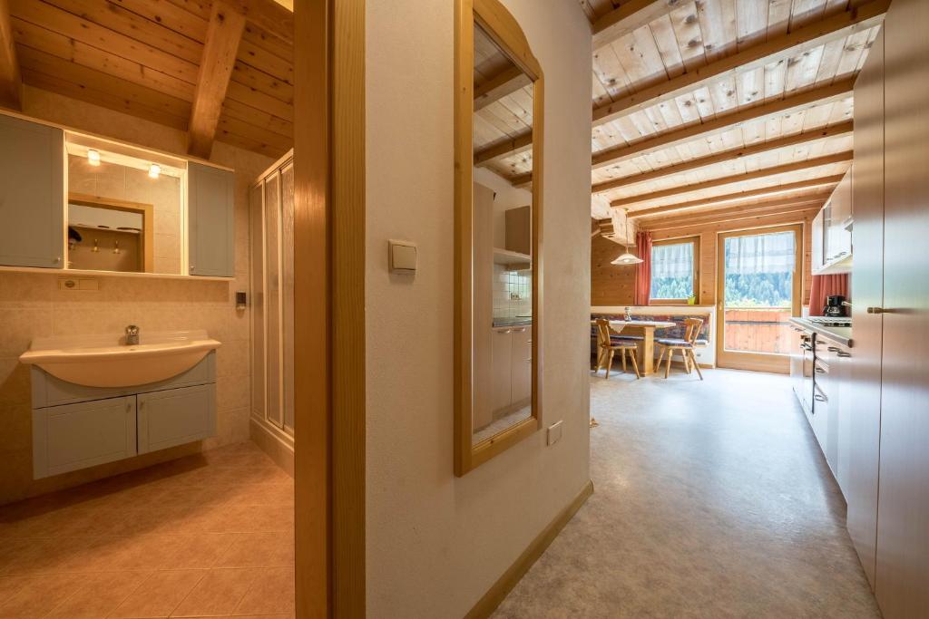 Fotografia z galérie ubytovania Haus Hubertus - Fewo 5 v destinácii San Leonardo in Passiria
