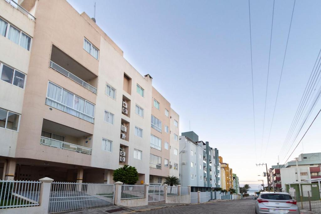  Aluguel de Apartamento 3 quartos sendo 1 suíte para 8 pessoas na Praia Bombas