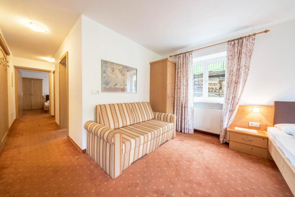 Posezení v ubytování Ferienwohnung Innerwalten 100