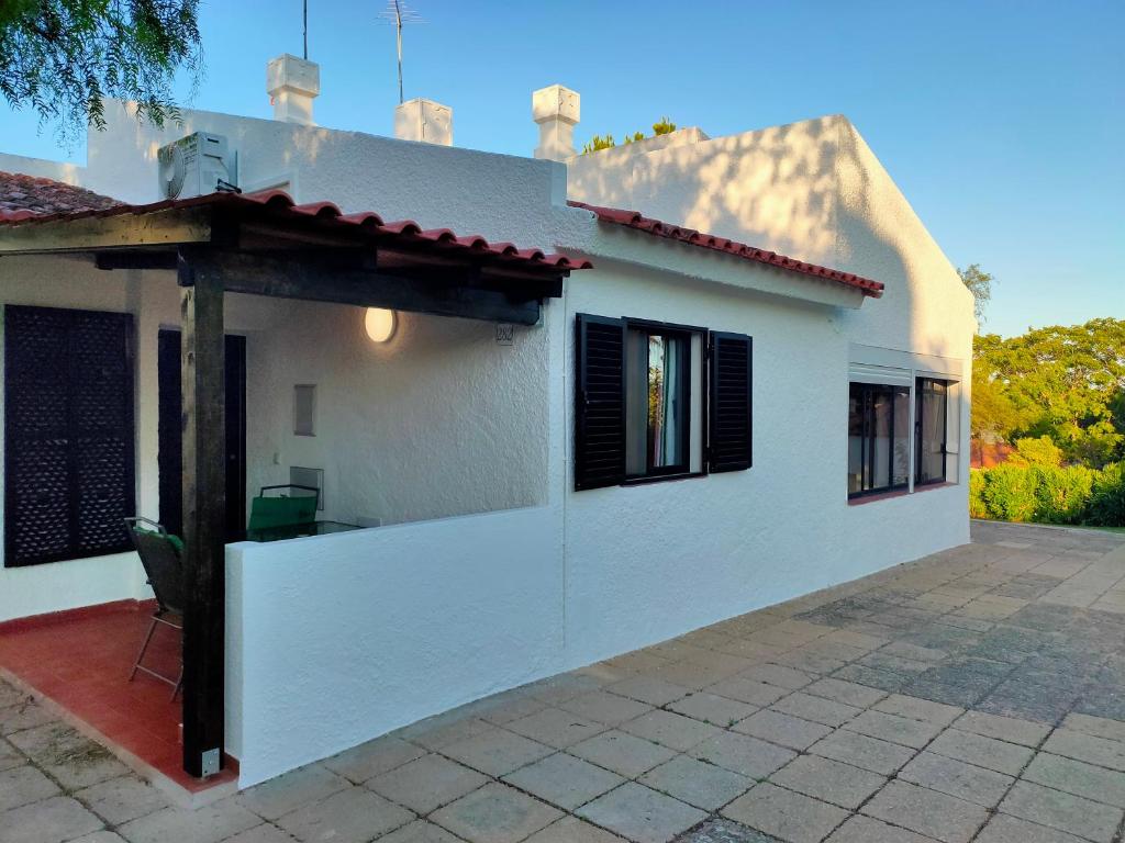 Casas e apartamentos, Pedras d'El Rei, Santa Luzia — idealista