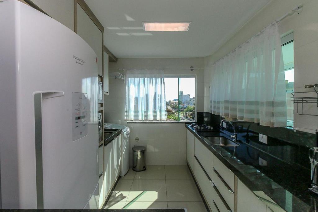  Aluguel Apartamento 2 quartos sendo 1 suíte / Bombas-SC
