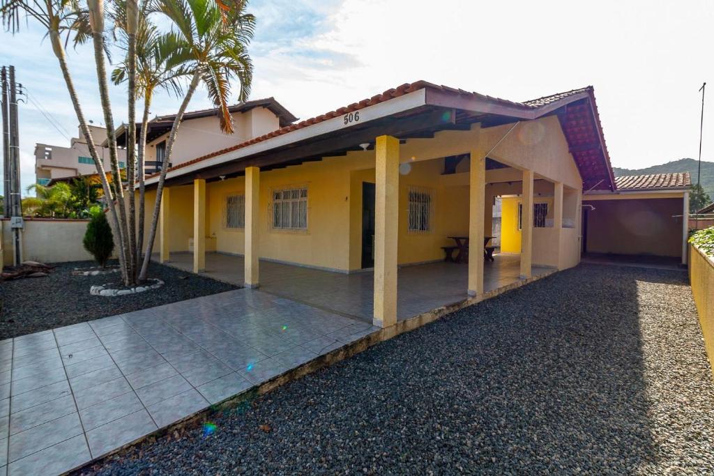  Aluguel Casa 2 Quartos para 10 Pessoas Bombas/SC