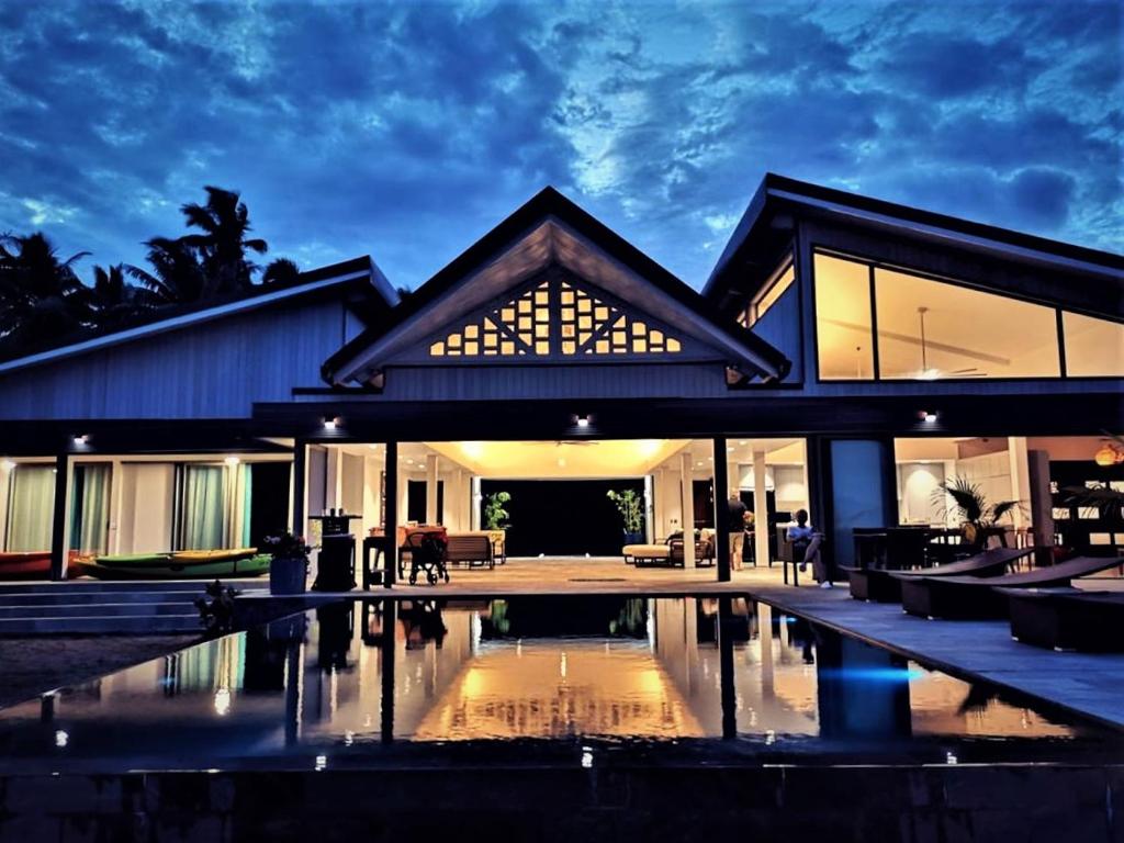 MOOREA Sea Breeze Deluxe Villa, Afareaitu, French Polynesia