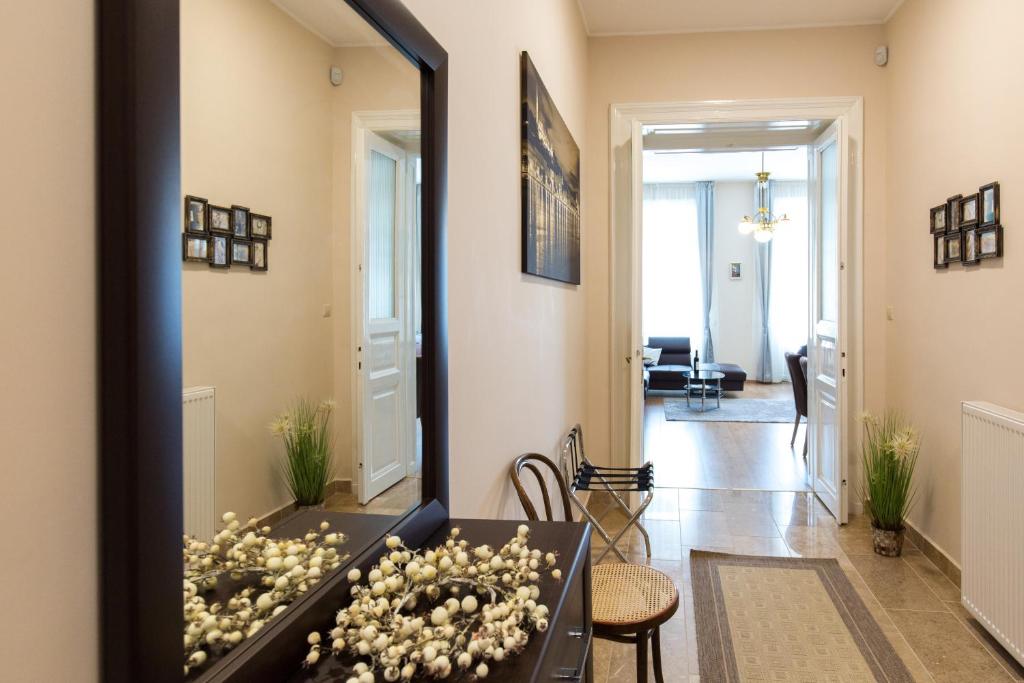 Fotografia z galérie ubytovania Elegant apartment with Buda Castle view v Budapešti