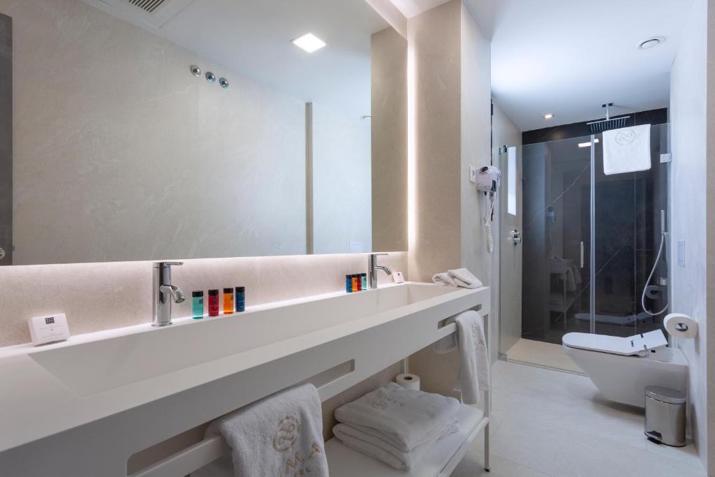 Kúpeľňa v ubytovaní Hotel Lima - Adults Recommended
