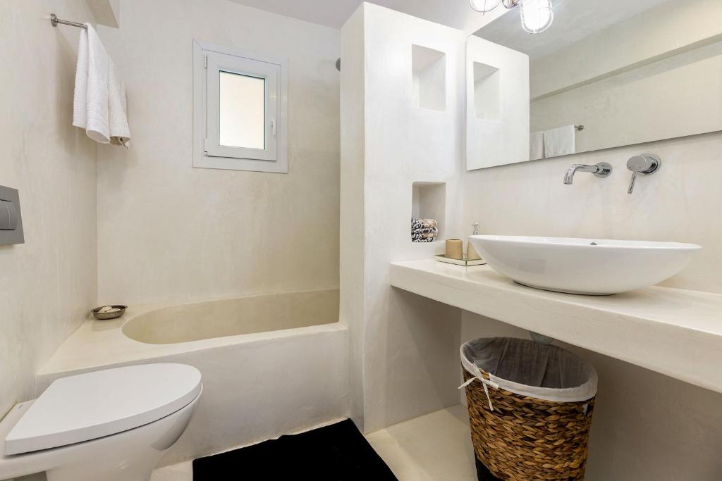 A bathroom at Daphne's Lux Villa