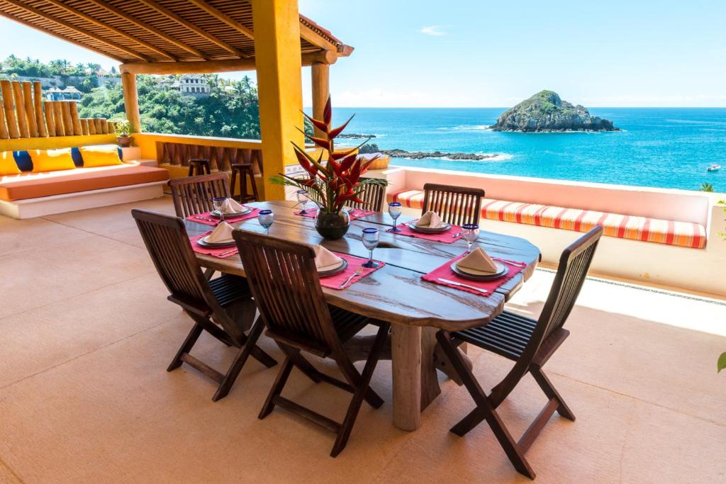 Bungalows & Casitas de las Flores in Careyes