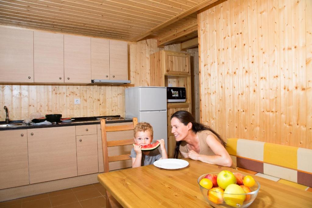 Kuchyň nebo kuchyňský kout v ubytování Camping Bon Repós