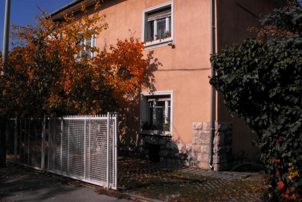 Budova, v ktorej sa penzión nachádza