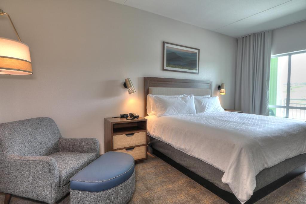 Holiday Inn & Suites Pigeon Forge Convention Center, an IHG Hotel - 
