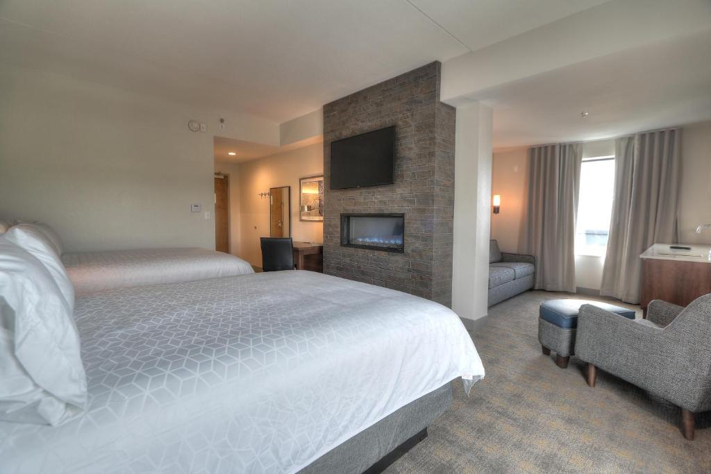 Holiday Inn & Suites Pigeon Forge Convention Center, an IHG Hotel - Suite D'Une Chambre Avec Deux Lits Queen Et Canapé-Lit