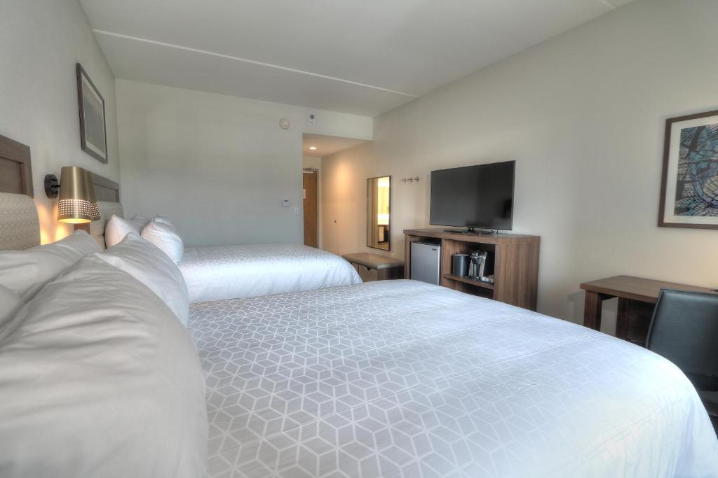 Holiday Inn & Suites Pigeon Forge Convention Center, an IHG Hotel - 