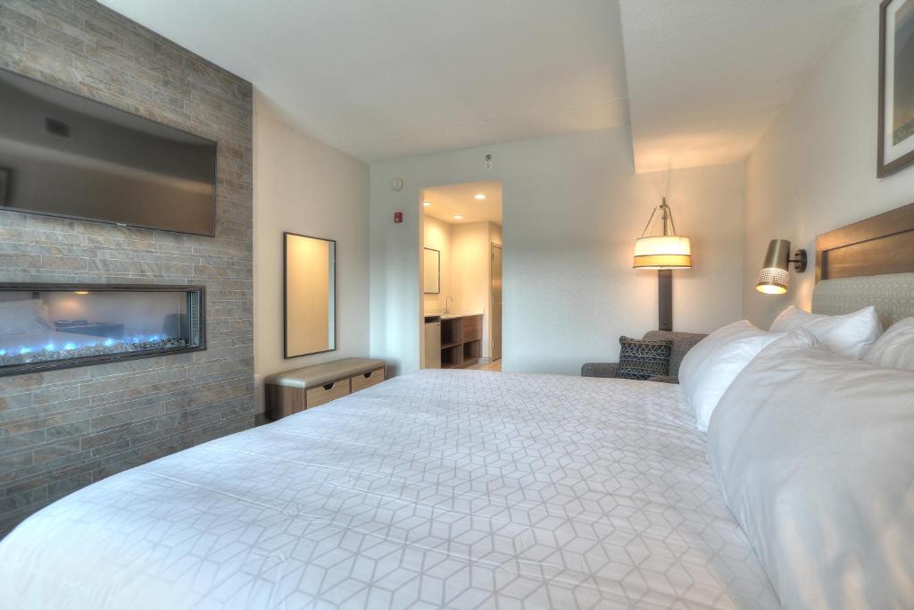 Holiday Inn & Suites Pigeon Forge Convention Center, an IHG Hotel - Suite D'Une Chambre Avec Lit King Et Vue Sur Parkway