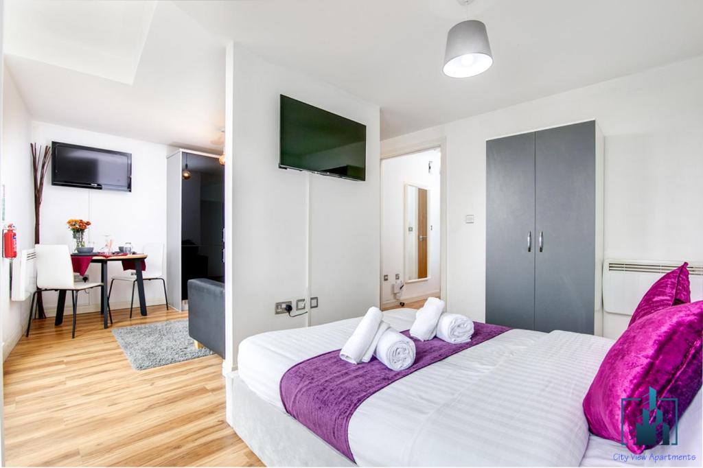 Birmingham City Centre City View Apartments - Deluxe Double Studio