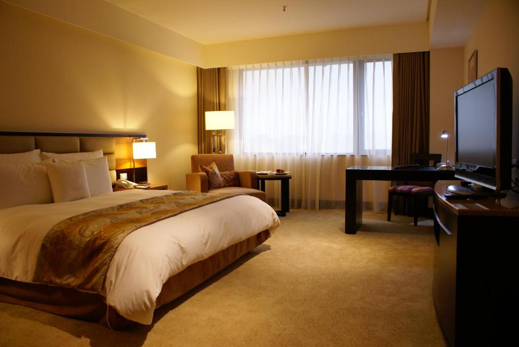 Monarch Skyline Hotel, Luzhu – Updated 2024 Prices
