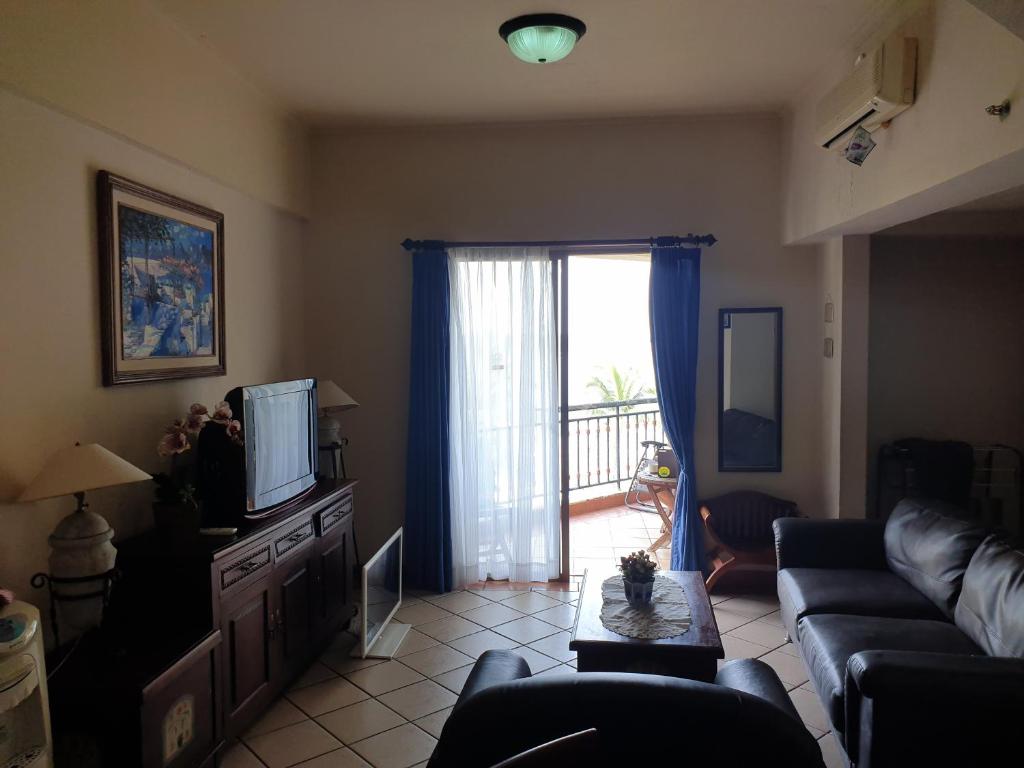 Apartemen Marbella anyer tower sadewa lt 5 view kolam renang & laut - Luxe Appartement