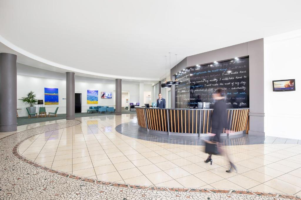 Hall o reception di Mantra Mooloolaba Beach