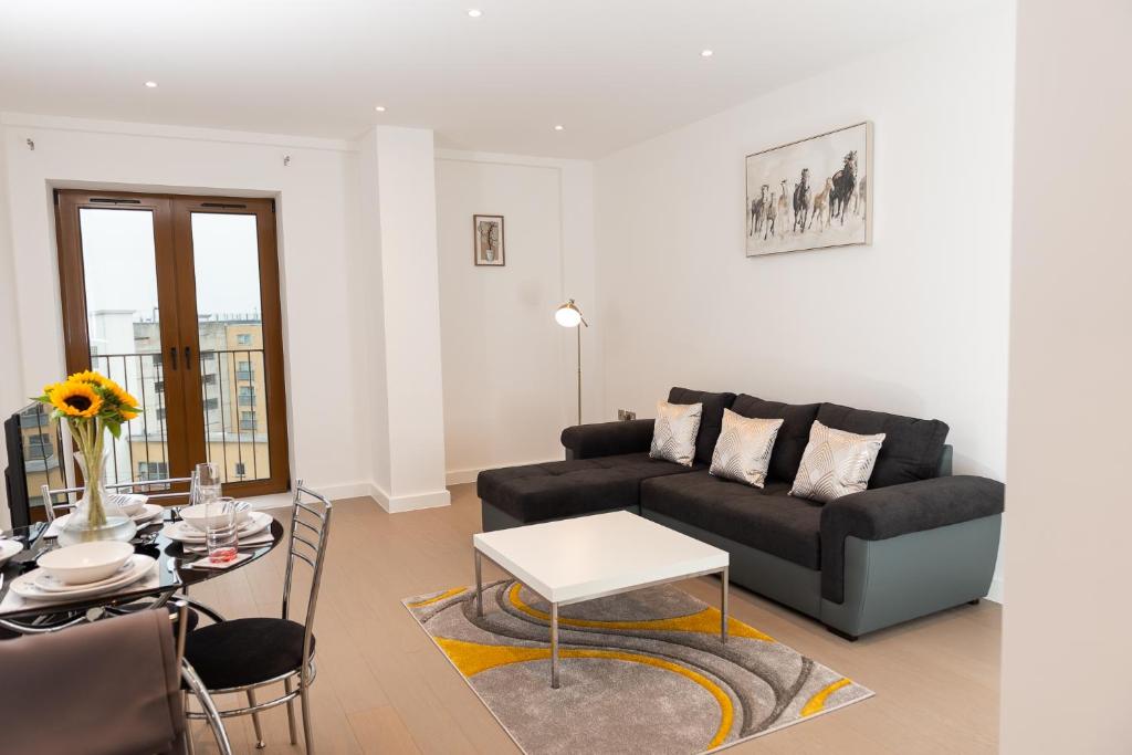 Foto dalla galleria di Beautiful 1 Bed Apartment in Centre of St Albans - Free Parking - 5 min walk to St Albans city centre & Railway station, 15mins drive to Harry Potter World - Free Super-fast Wifi a Saint Albans