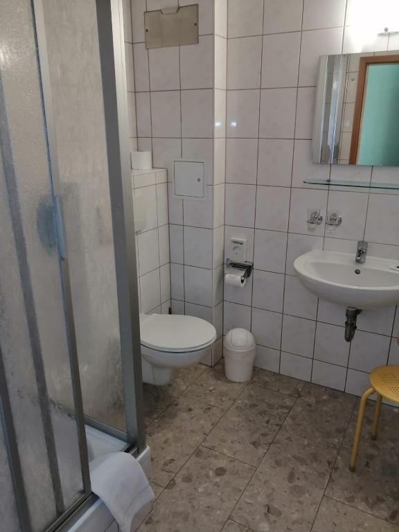 Koupelna v ubytování Hotel Brauhaus Wittenberg