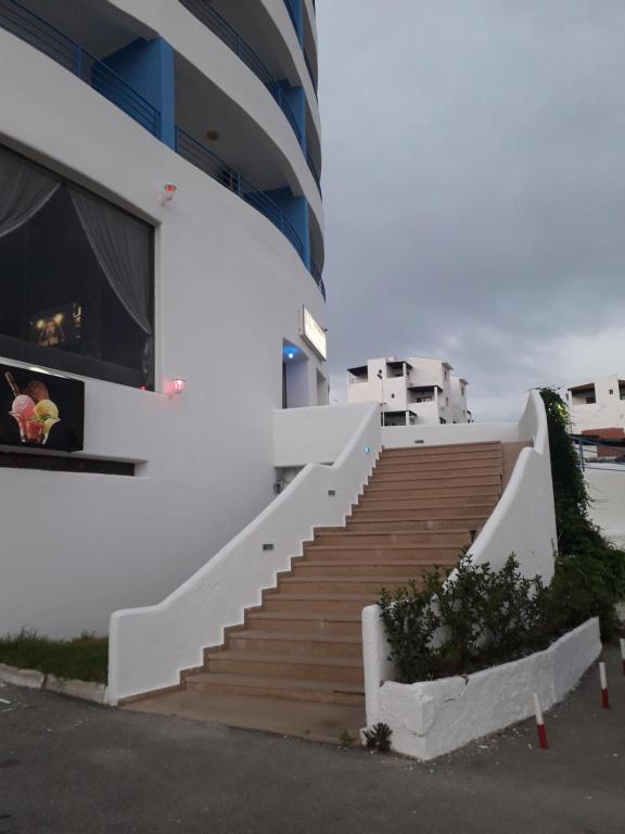 Budova, kde se aparthotel nachází