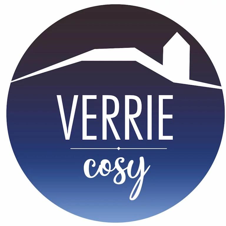 logo d'une compagnie verre cyysy dans l'établissement Chambres d'hôtes 