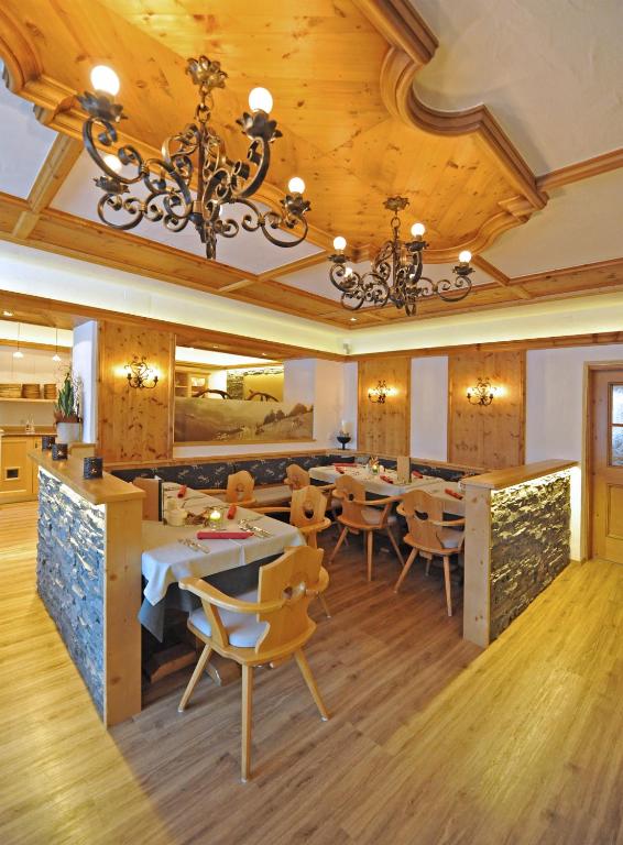 Un restaurante o sitio para comer en Hotel Birkenhof