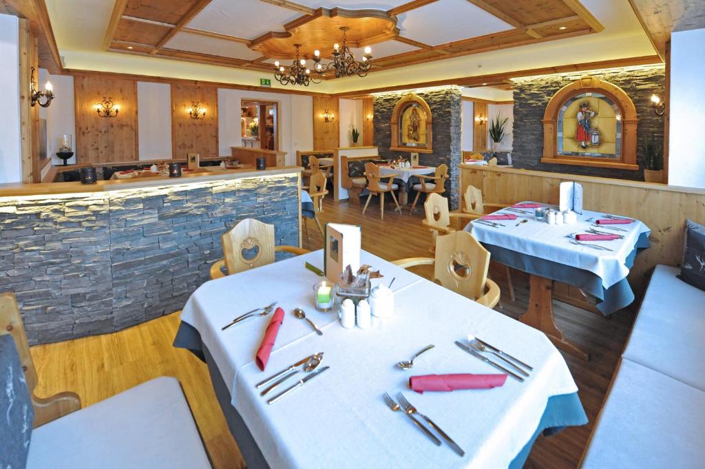 Un restaurante o sitio para comer en Hotel Birkenhof