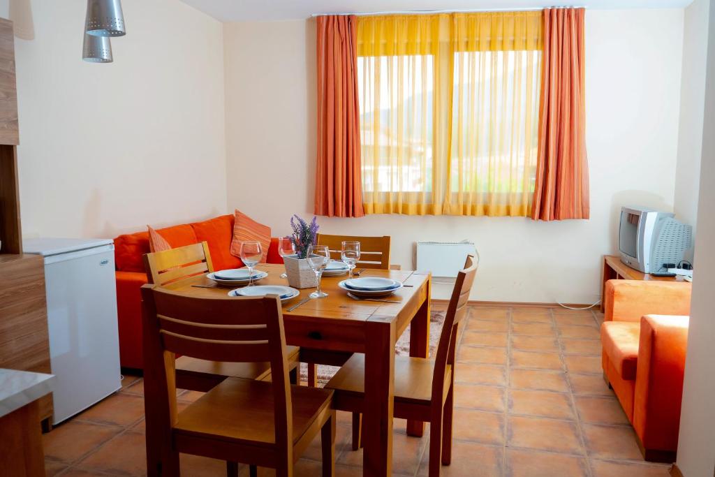 Posezení v ubytování Two bedroom apartments in Murphys Lodge