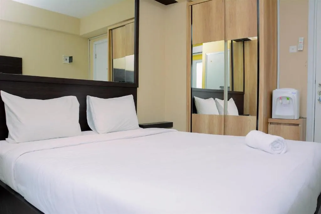 Stylish and Convenient Studio Green Pramuka Apartment By Travelio, Jakarta, Indonezia