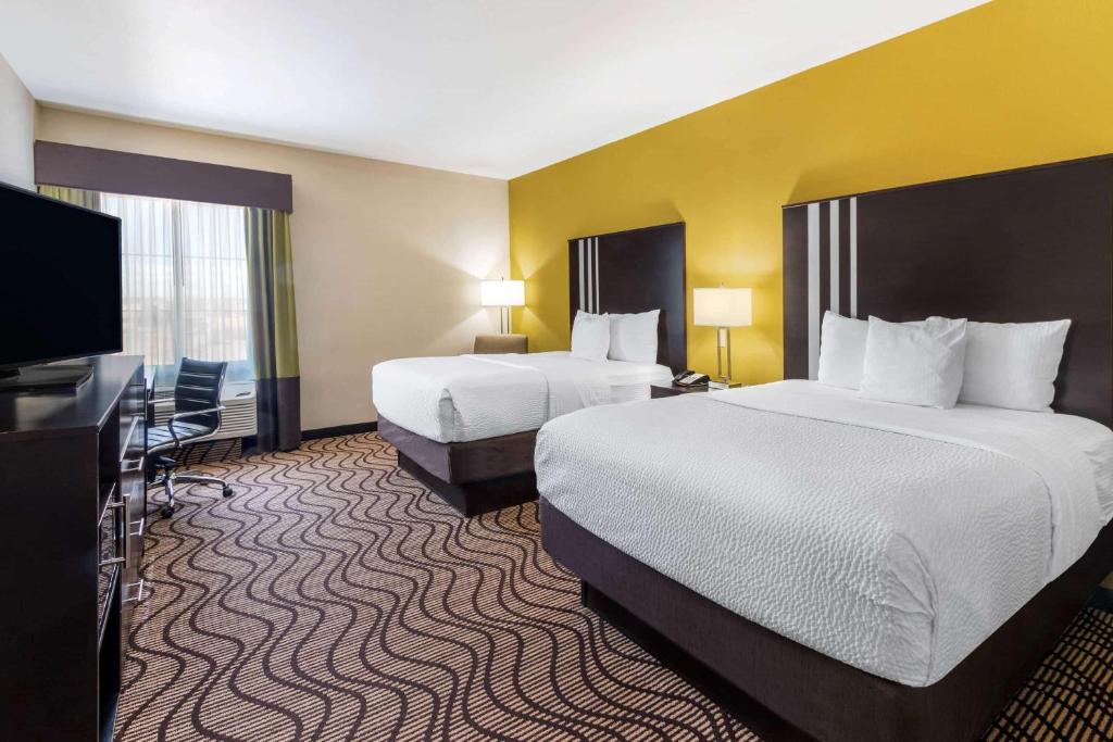 La Quinta by Wyndham Artesia - Queen Room With Two Queen Beds - Disability Access
