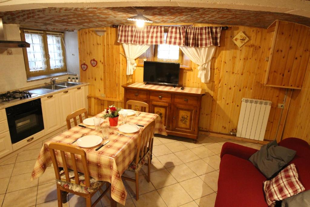 L'ermellino Bilocale in Centro - Affitti Brevi Italia - Appartamento Con Una Camera Da Letto