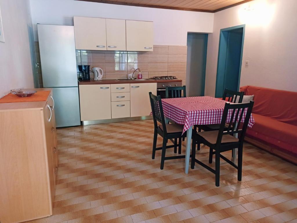 Kuchnia lub aneks kuchenny w obiekcie Apartments Sonija