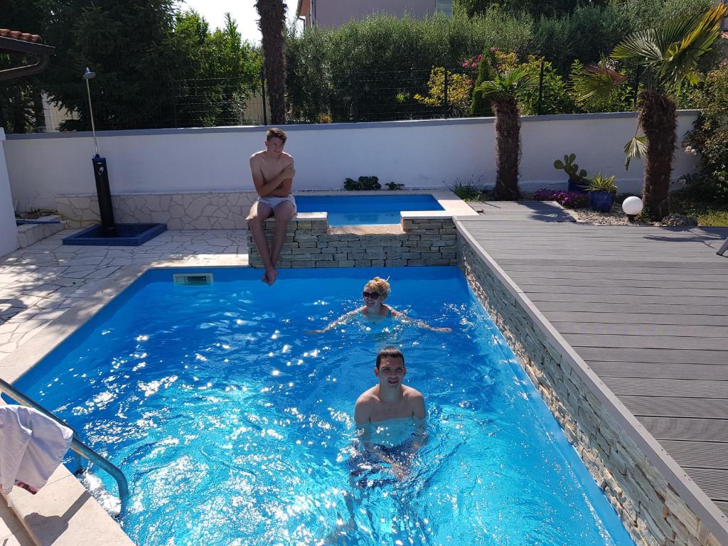 Zdjęcie z galerii obiektu Holiday Home Enisa w mieście Vabriga