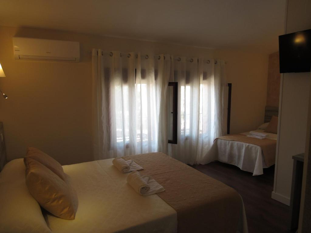 Albergue El Encuentro - Triple Room With Private Bathroom