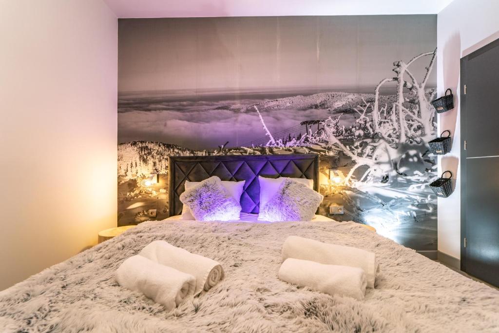 Posteľ alebo postele v izbe v ubytovaní Apartamenty Pod Gondola Świeradów