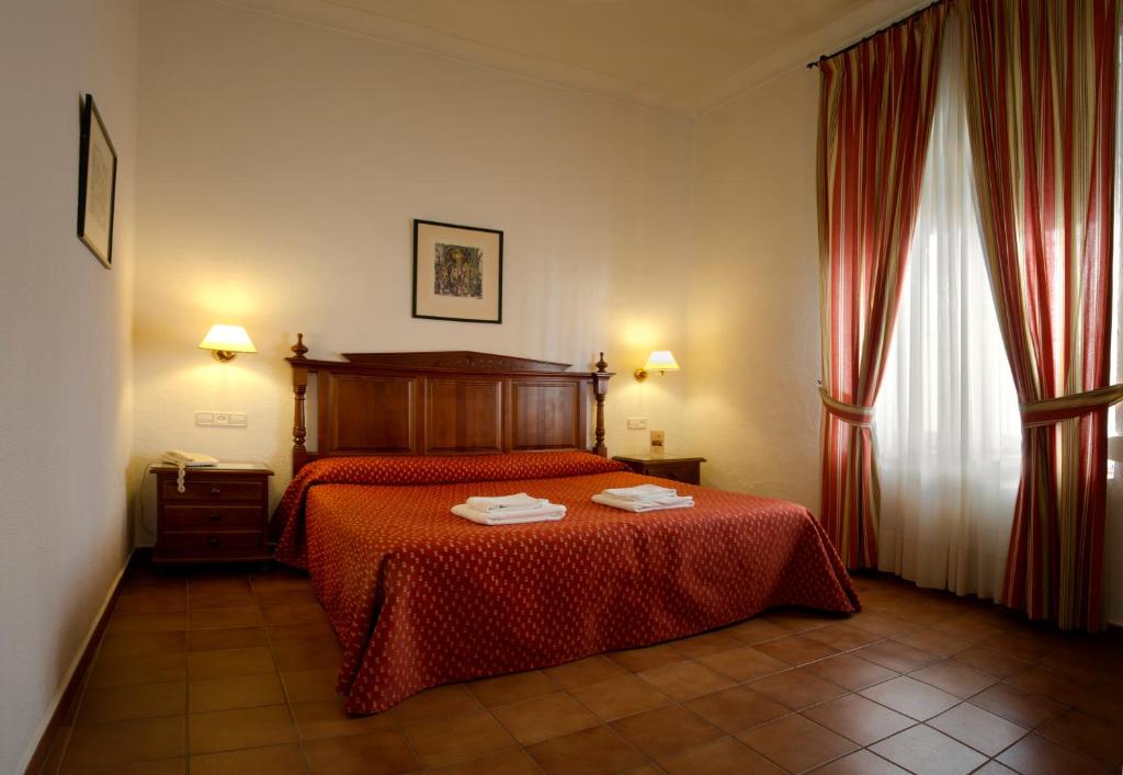 Hotel Los Olivos - 4