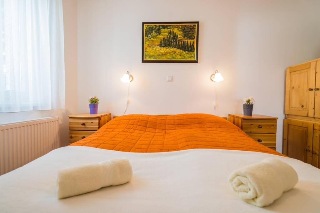 Posteľ alebo postele v izbe v ubytovaní Gemini Apartments II