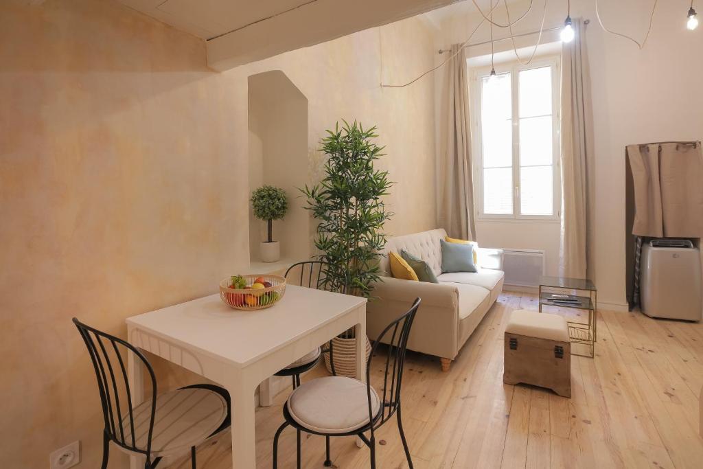 Charmant Studio climatisé - Vieux Nice - One-Bedroom Apartment