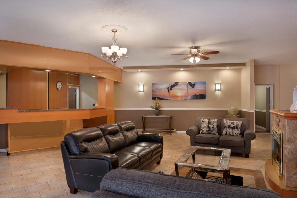 Posezení v ubytování Days Inn by Wyndham Nanaimo