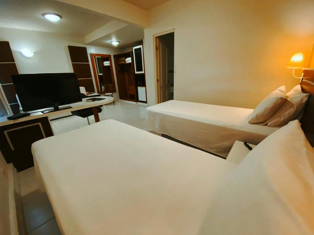 Altadomo Hotel