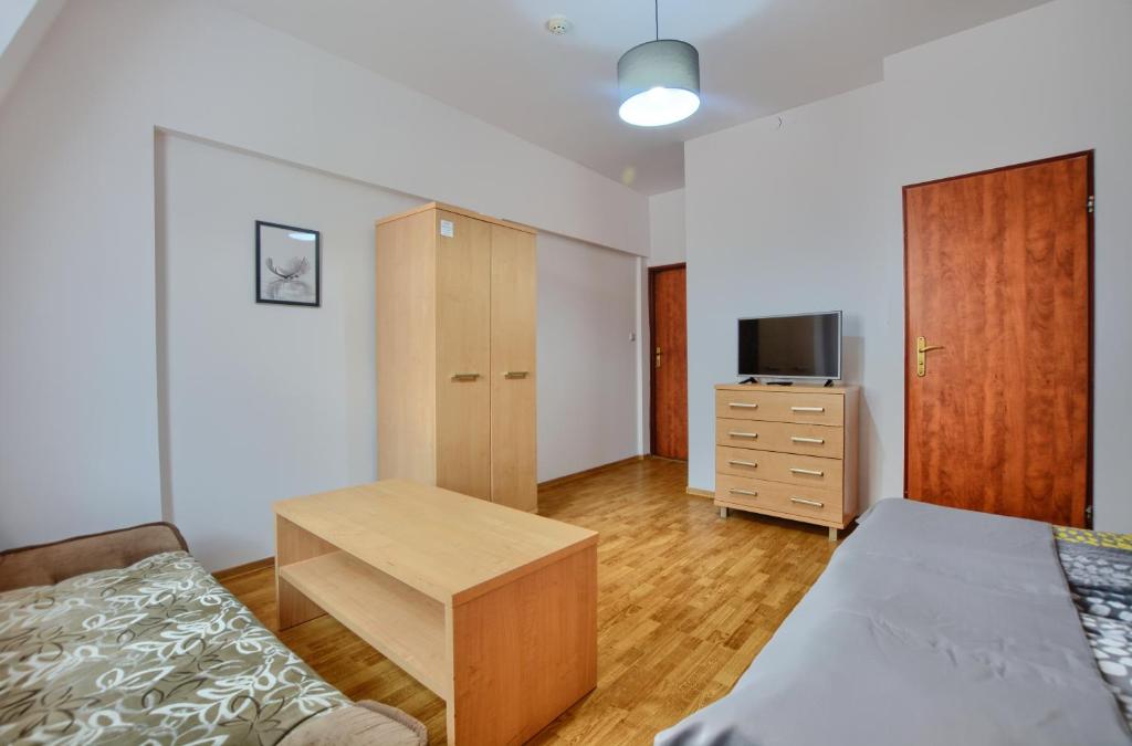 Pod Krukiem - Triple Room With Private Bathroom