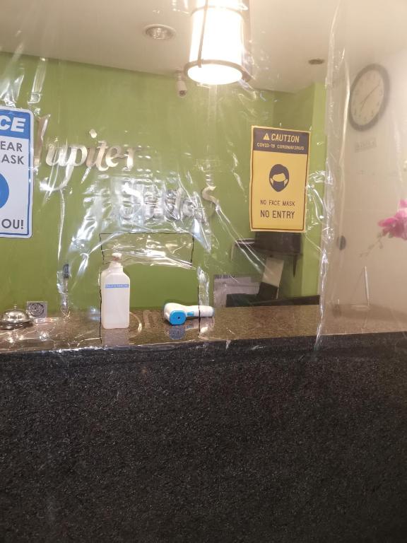 Certifikát, hodnocení, plakát nebo jiný dokument vystavený v ubytování Jupiter Suites
