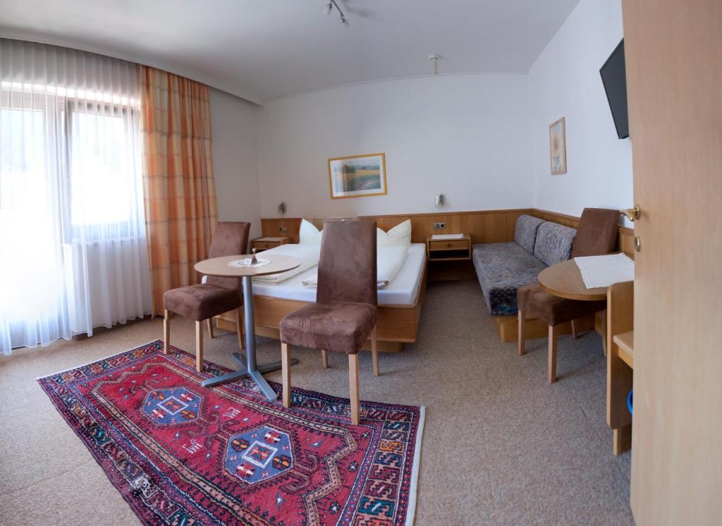 Hotel Garni Jennewein - 13
