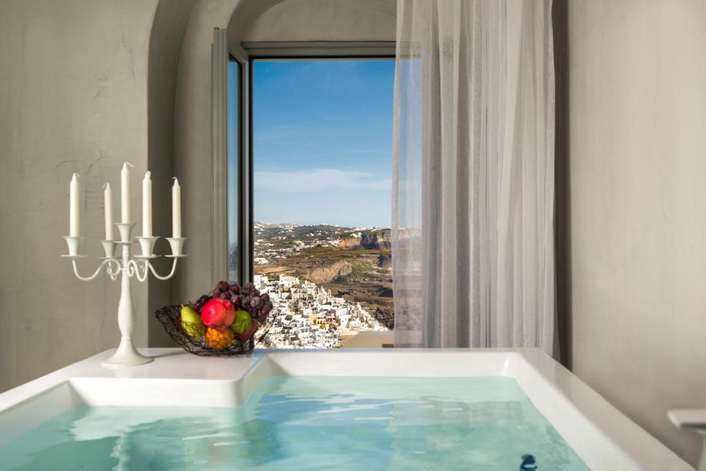 Nespecifikovaný výhled na hory nebo výhled na hory při pohledu z hotelu