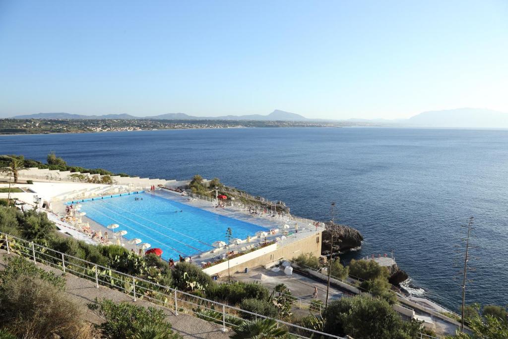 Perla Del Golfo Resort, Terrasini, Italy - Booking.com