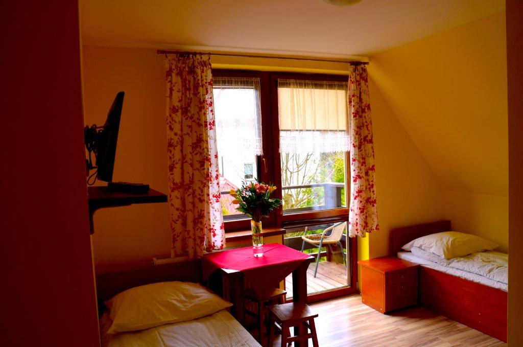 Ośrodek Wypoczynkowo-Szkoleniowy HALNY - Chambre Lits Jumeaux Avec Salle De Bains Privative