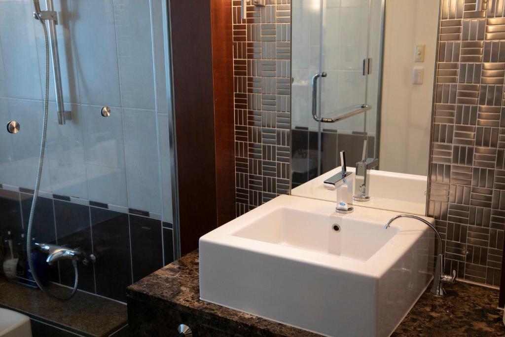 HOTEL APERTO (Adult Only)的一间浴室