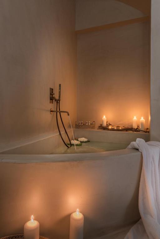 Mythical Blue Luxury Suites - 18