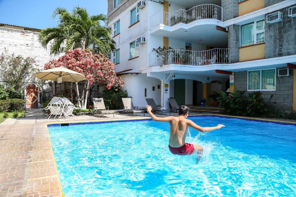 Bazén v ubytování Vallartasol Hotel nebo v jeho okolí